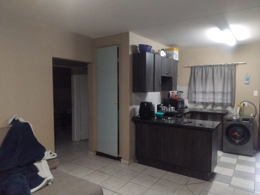 2 Bedroom Property for Sale in Geelhoutpark North West